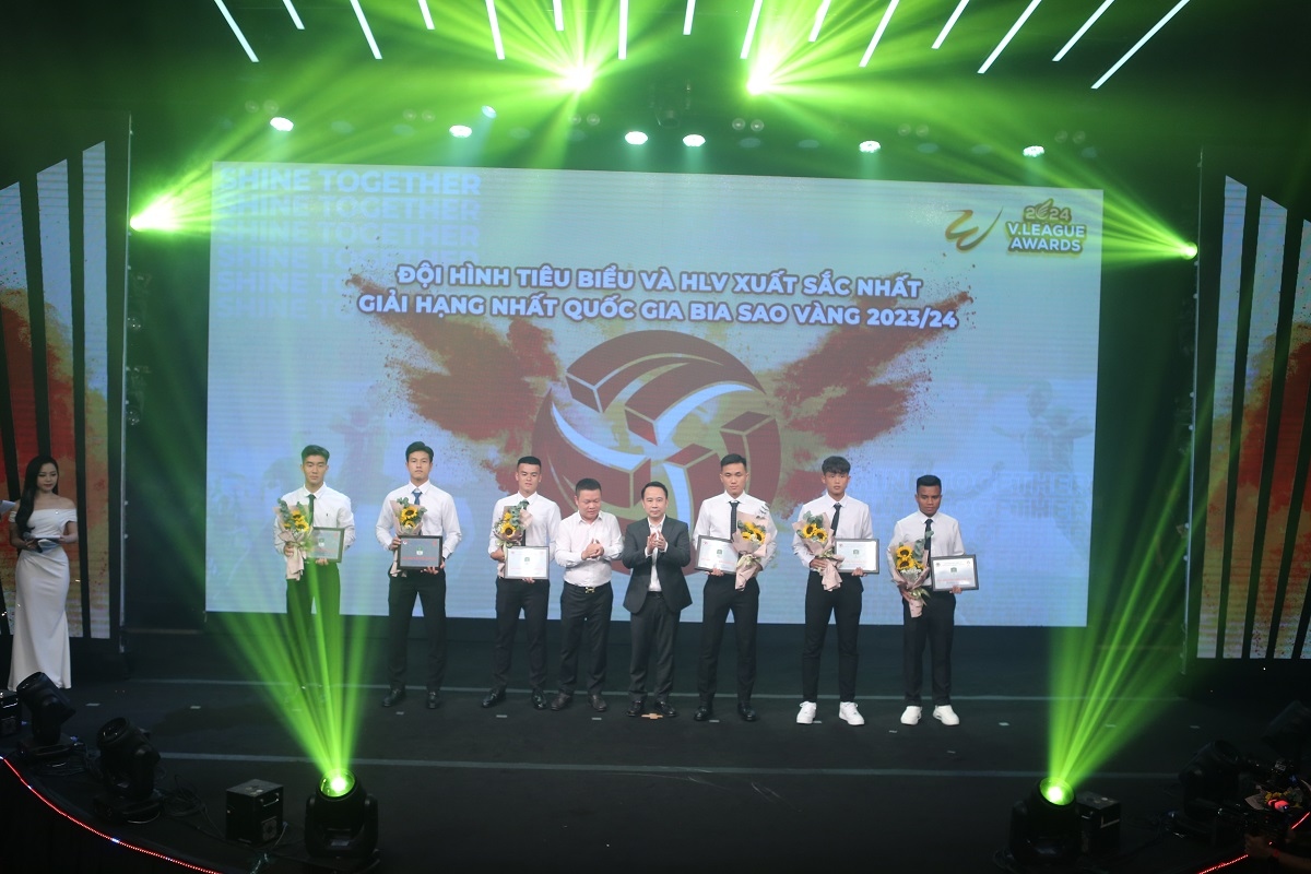 v-league awards 2024 cau thu viet kieu duoc vinh danh hinh anh 8