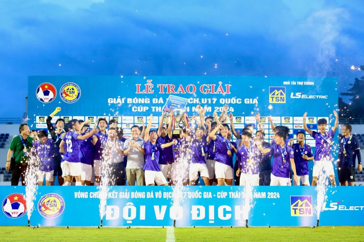 tan hlv truong u17 viet nam san sang lam thuyen truong cua ha noi fc hinh anh 3