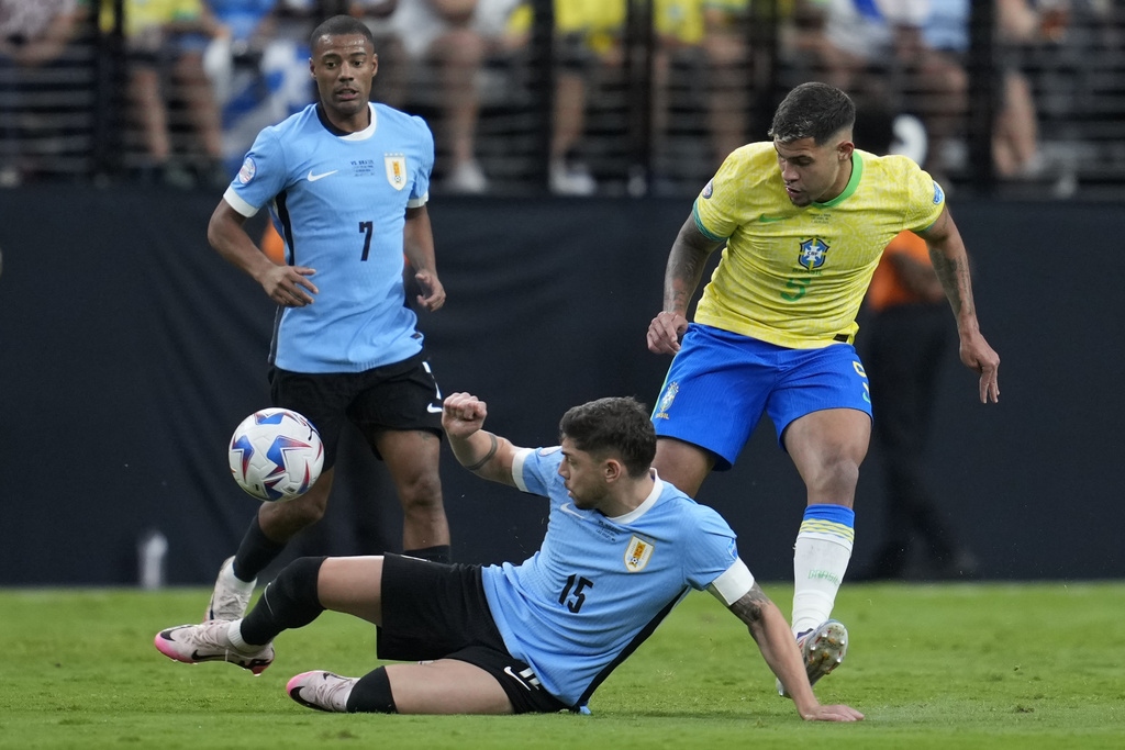 brazil thua uruguay tren cham luan luu, dung buoc o tu ket copa america hinh anh 5