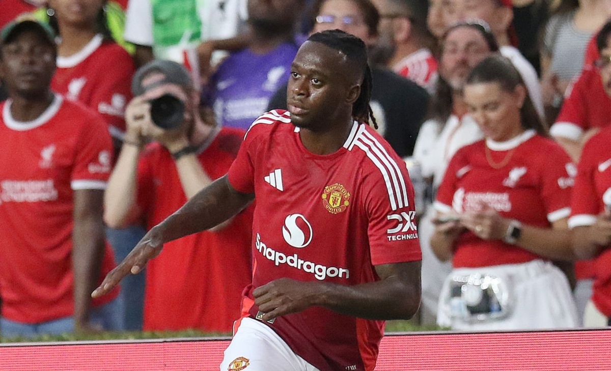 mu ban aaron wan-bissaka cho west ham hinh anh 1